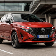 5 coches SUV por menos de 30.000 euros que ya puedes comprar en 2026 Nissan Qashqai Rojo