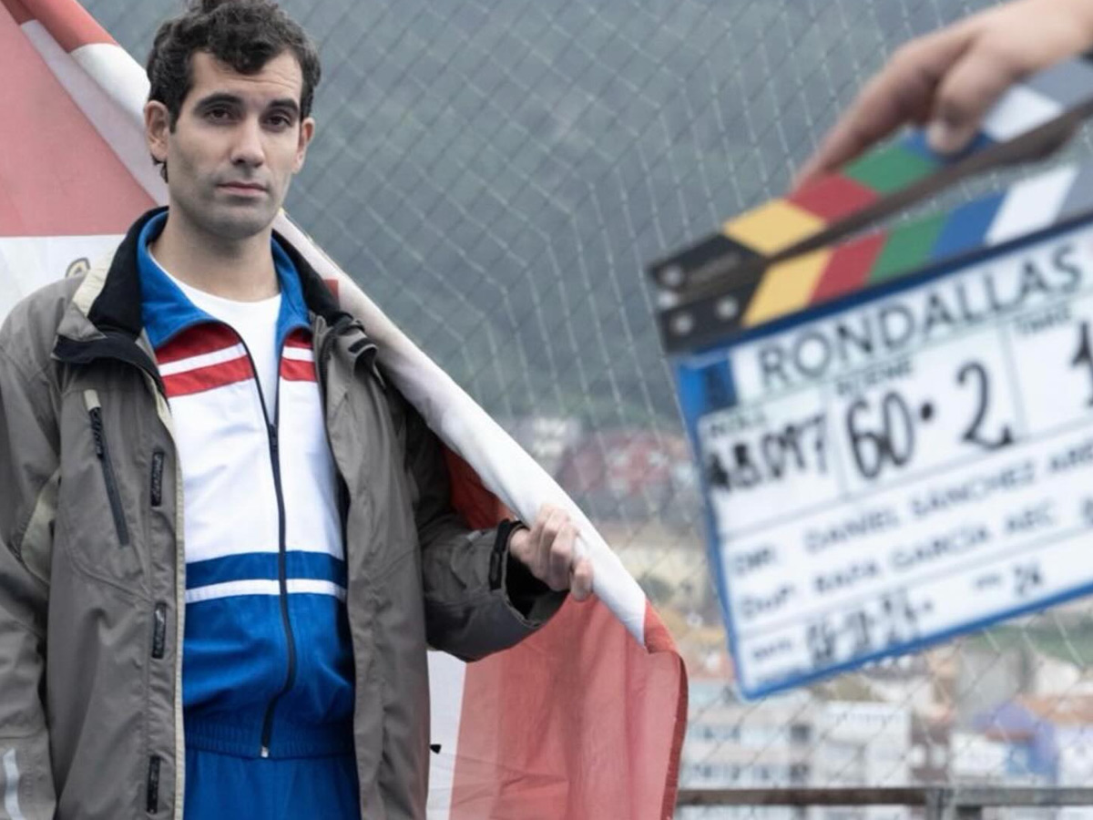 Tamar Novas durante el rodaje de la película "Rondallas"