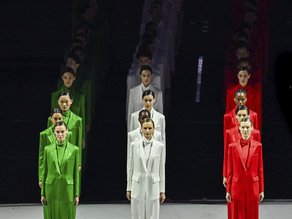 Desfile durante la ceremonia inauguración JJOO de invierno Milán Cortina 2026