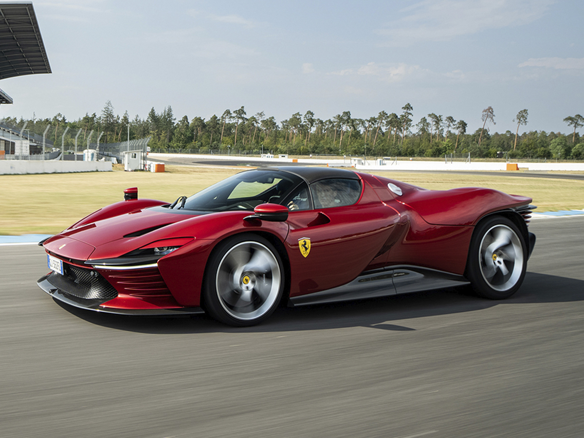 Ferrari Daytona SP3 rojo edición limitada