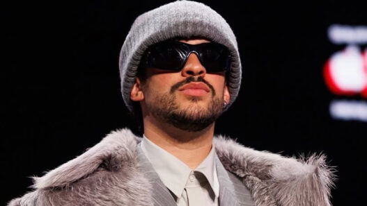 Bad Bunny durante la presentación de su participación en la Super Bowl 2026