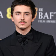 Timothée Chalamet llevó un reloj valorado en más de 100.000 euros a los BAFTA 2026 (y es de una marca que casi nadie conoce) Timothée Chalamet posando en la alfombra roja de los premios Bafta 2026