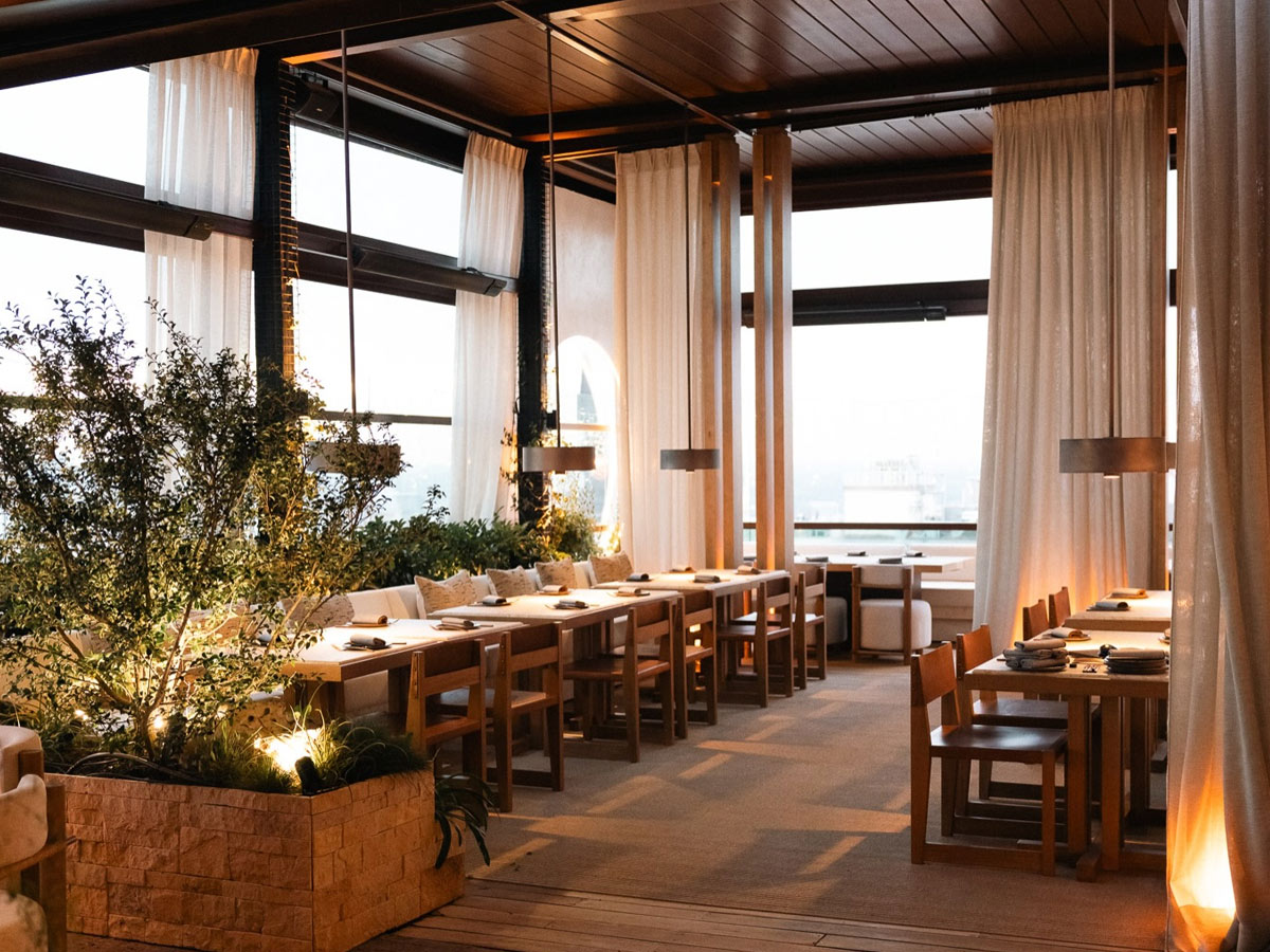 Comedor del restaurante Makáá Rooftop, en Madrid