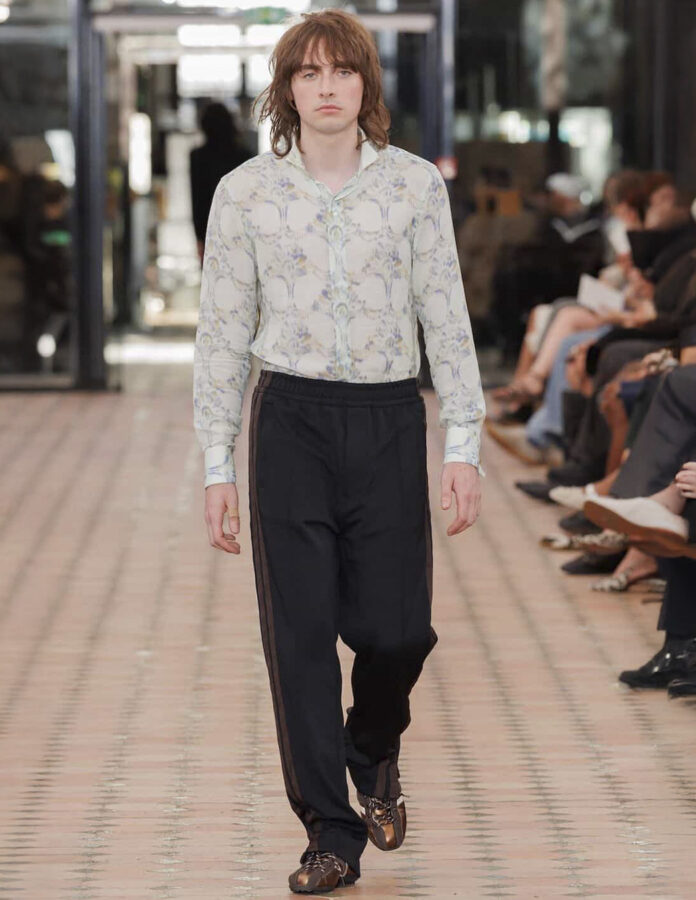 Zapatillas técnicas de suela fina color chocolate de Wales Bonner.