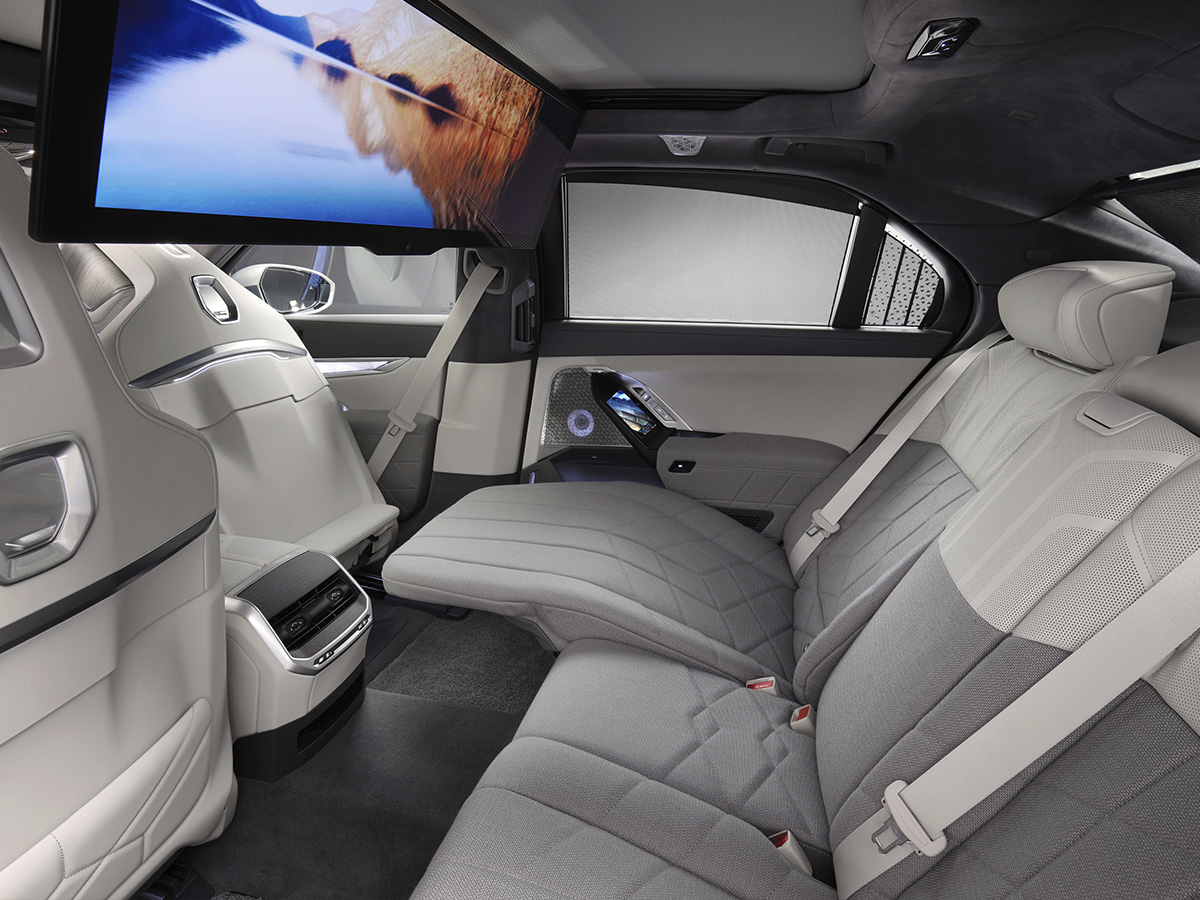 BMW i7 interior