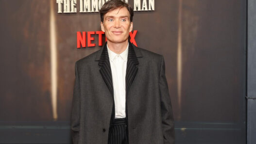 Cillian Murphy posa en la alfombra roja de Berlín durante el estreno de la película Peaky Blinders, el hombre inmortal