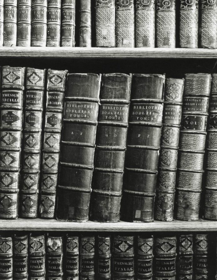 Libros del Eton College fotografiados por Ian Macdonald