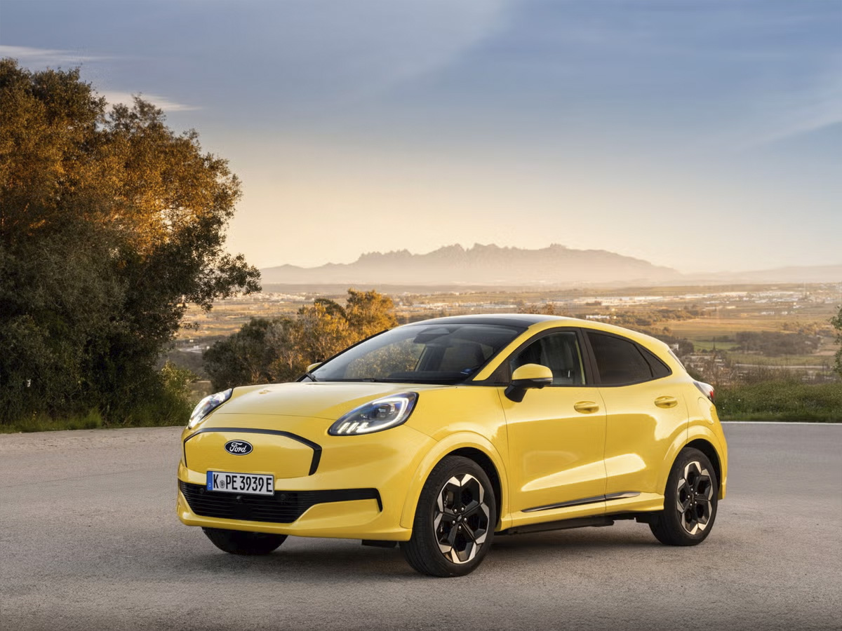 Ford Puma Gen-E amarillo