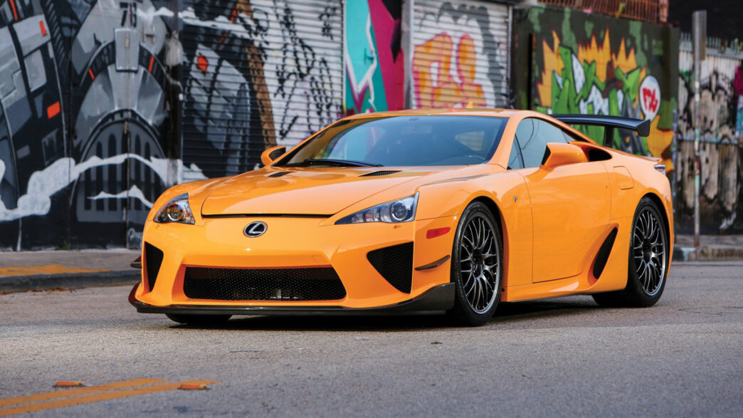 Lexus LFA naranja