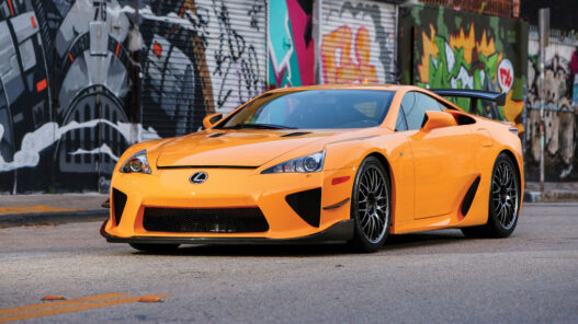 Lexus LFA naranja