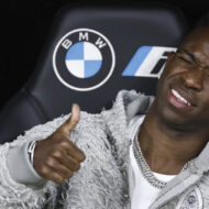 Los coches de Vinicius Jr: del BMW i7 del Real Madrid a un exclusivo Maybach que no pasa desapercibido Vinicius Jr