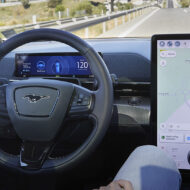 Adiós al volante: estos son los únicos 5 coches que ya se pueden conducir sin manos en España Coches con conducción autónoma en España