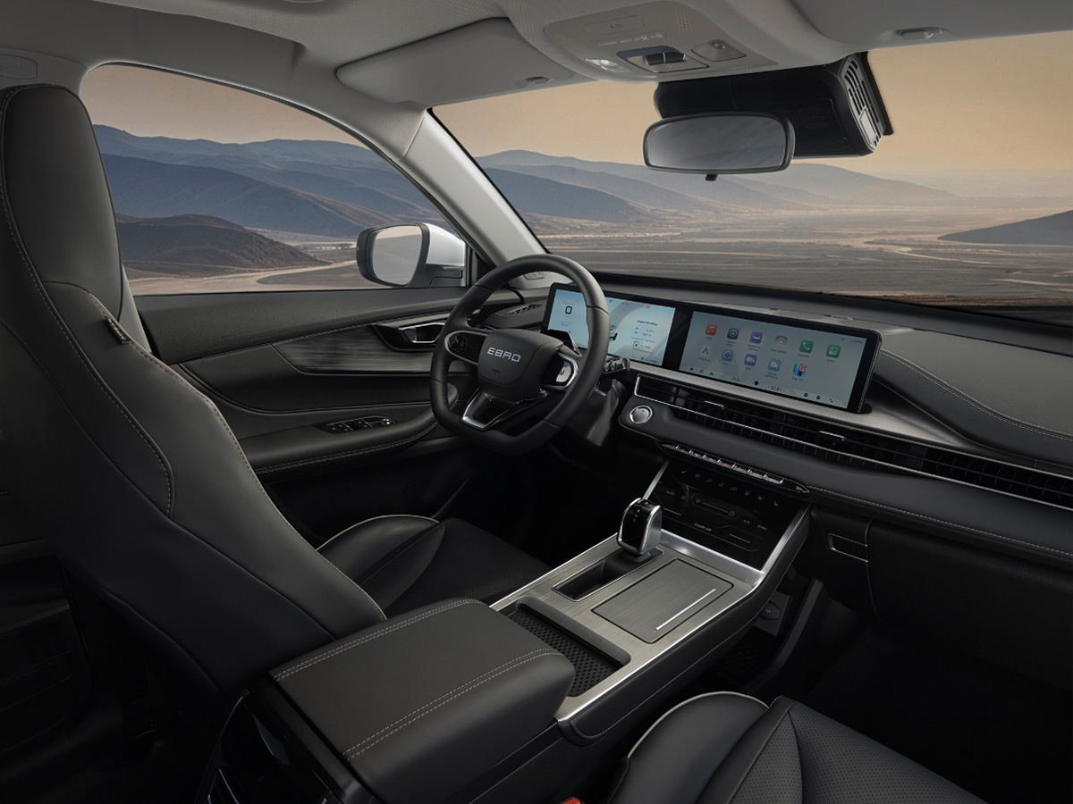 interior del nuevo EBRO S400 Hybrid