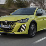 Los mejores coches nuevos por menos de 20.000 euros Nuevo Peugeot 208 verde por menos de 20.000 euros