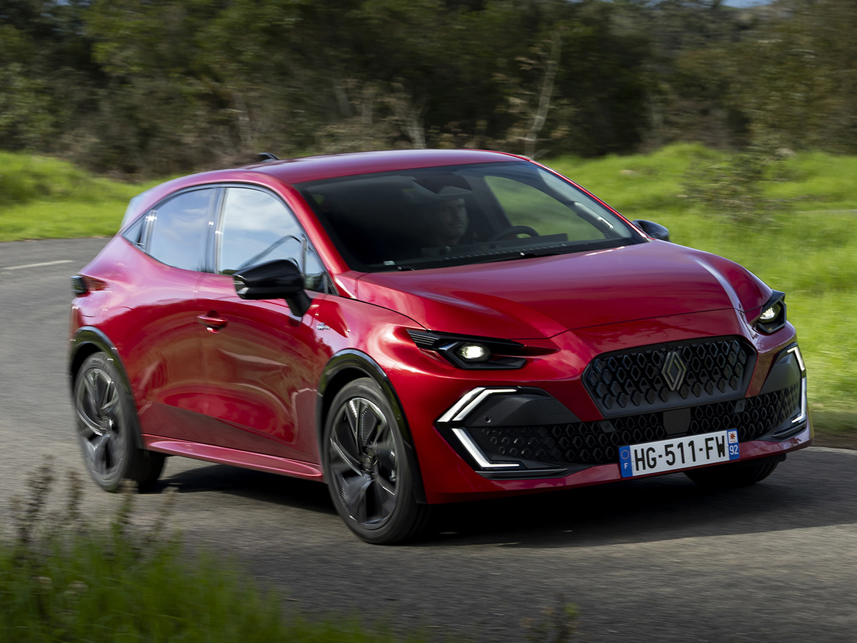 Renault Clio rojo 2026