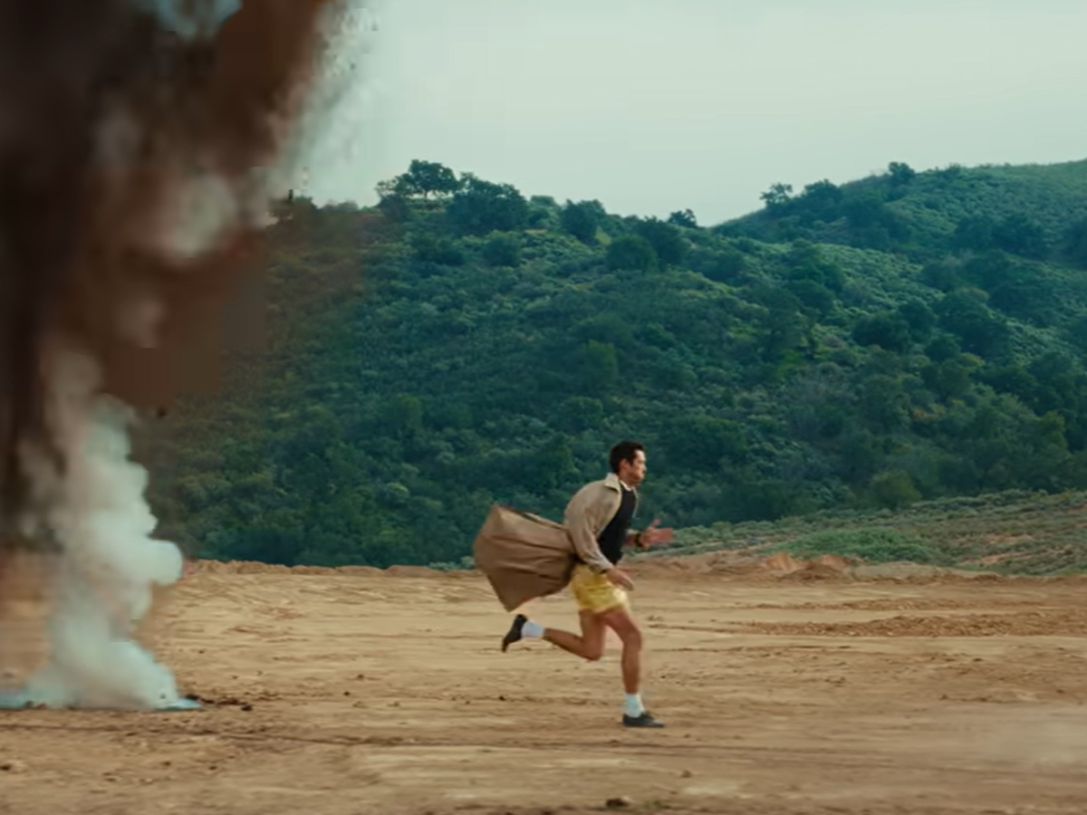 look Harry Styles en el videoclip American Girls