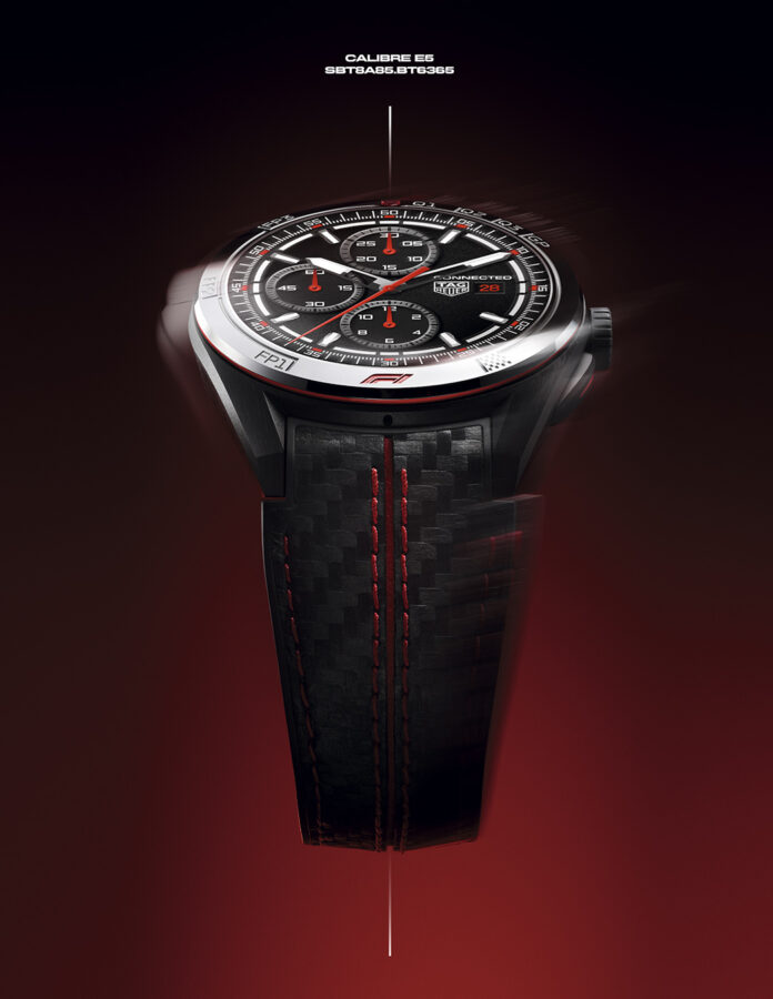TAG Heuer Connected Calibre E5 45mm x Formula 1 con esfera cronógrafo digital inspirada en competición