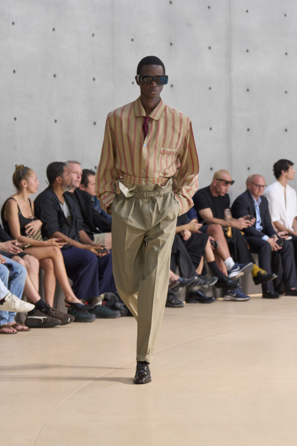 Desfile Saint Laurent primavera 2026