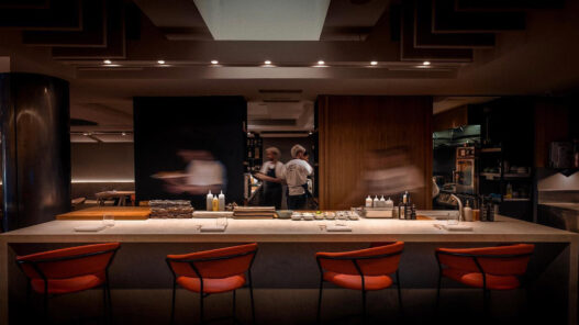 Barra del restaurante Hugo Chan en Madrid