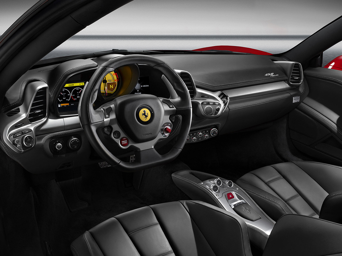 Ferrari 458 Italia interior
