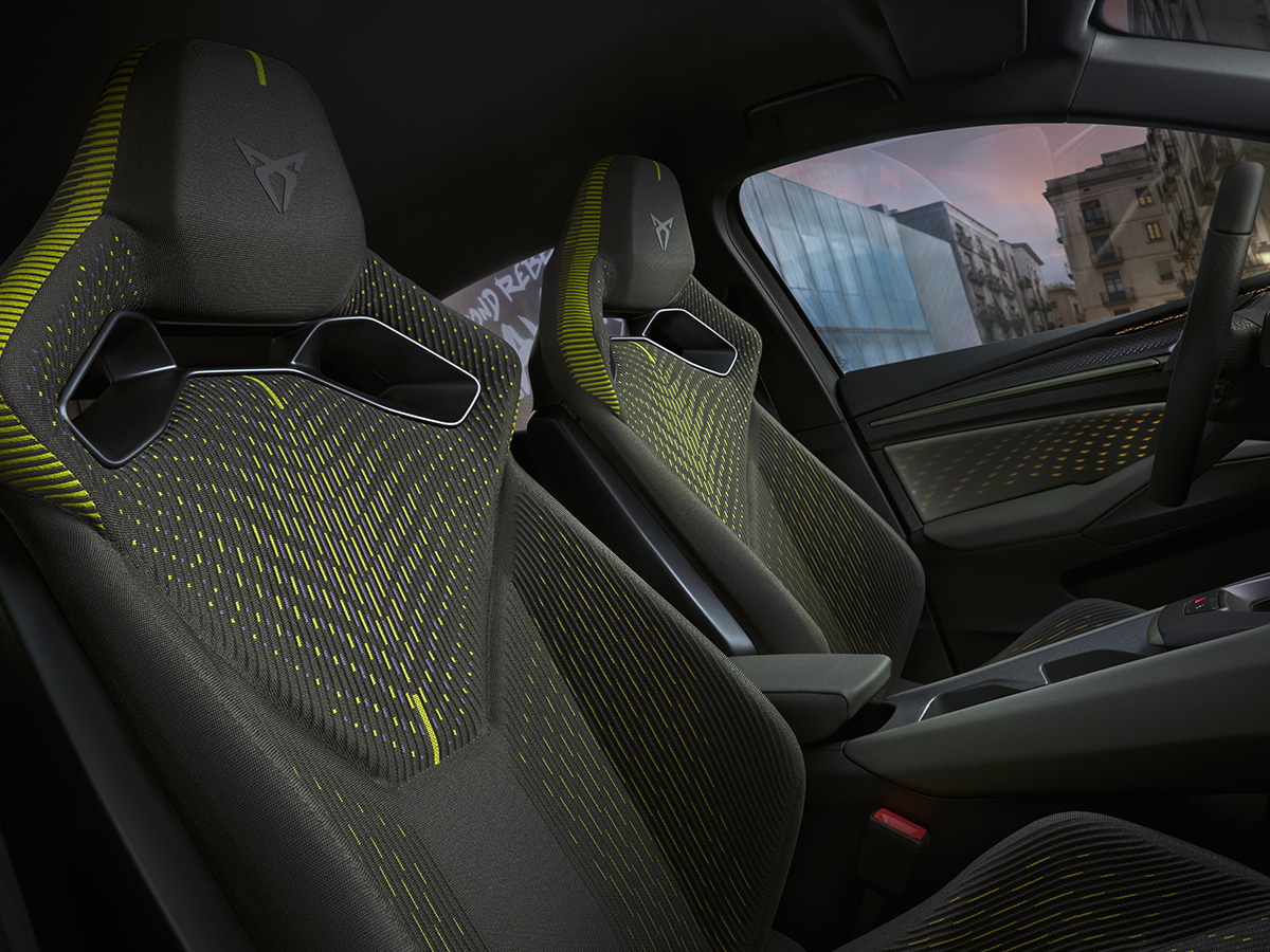 Interior Cupra Raval asientos