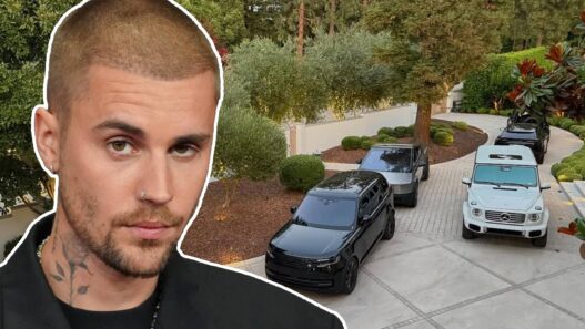 Justin Bieber en primer plano y una foto de sus coches en segundo plano