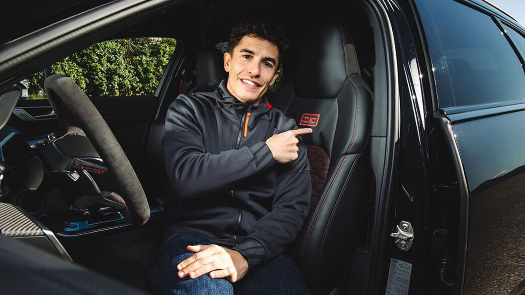 Marc Márquez en el interior de un Audi Sport