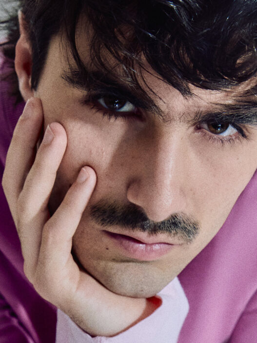 Martin Urrutia Shooting Rísbel Magazine promo la Insolación