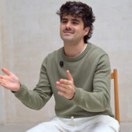 Martin Urrutia, sobre su nueva película: "Hago de Gael, un personaje importante en la trama del pasado" Martin Urrutia durante su entrevista para Rísbel Magazine