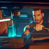 Miguel Ángel Silvestre: "Yo siempre me hago muchas preguntas. La verdad es que tengo pocas certezas" Miguel Ángel Silvestre al volante de su Range Rover en una sesión de fotos para Rísbel Magazine