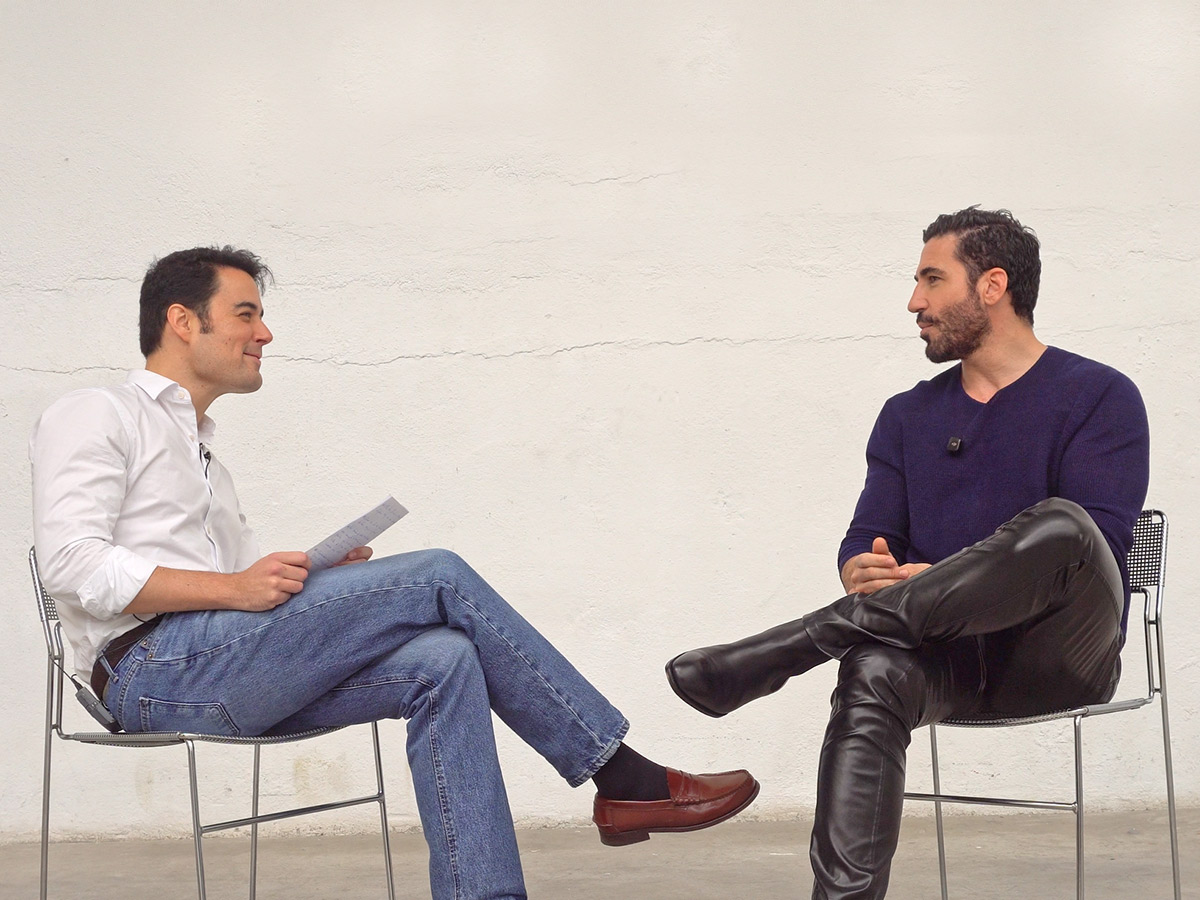 Miguel Ángel Silvestre y Mateo Carrasco durante la entrevista para Rísbel Magazine abril 2026