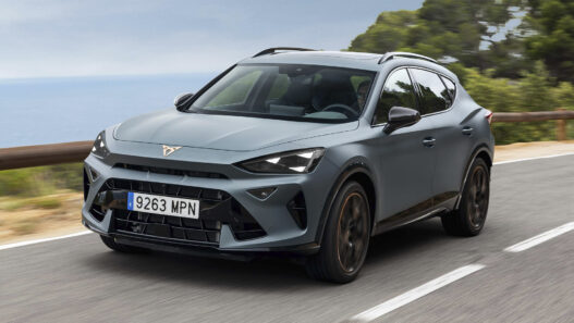 El Cupra Formentor es uno de los mejores coches híbridos enchufables con más de 90 km