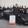 Dirk Müller y el equipo de Ford Performance y Multimatic posan con el Ford Mustang GTD