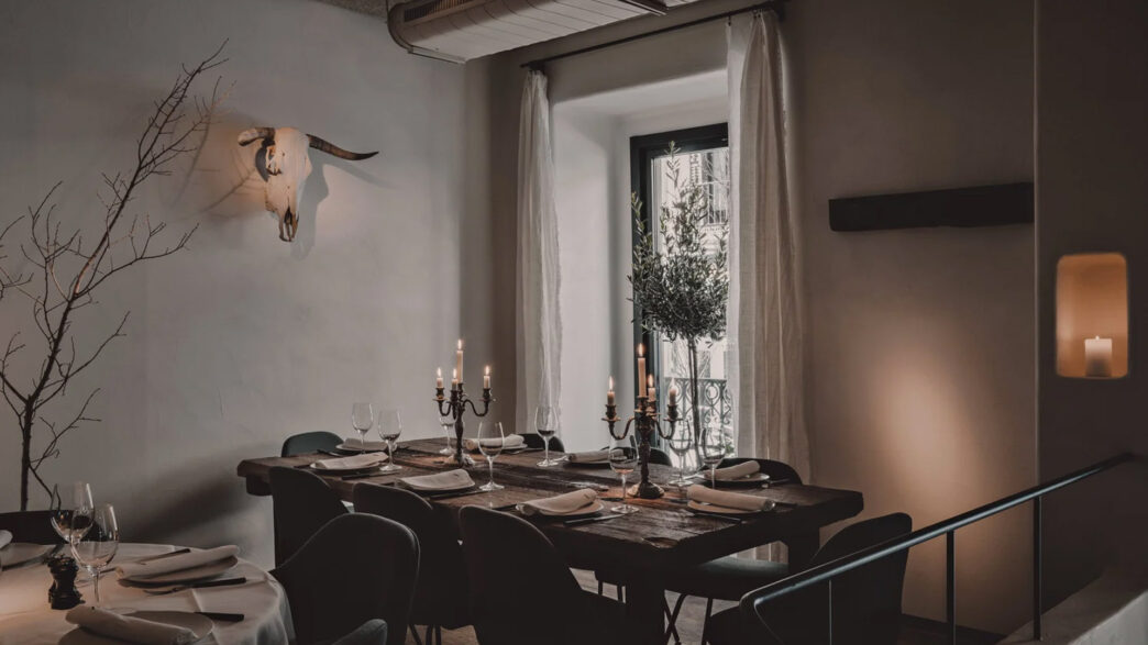 salón comedor del restaurante Charrúa en Madrid