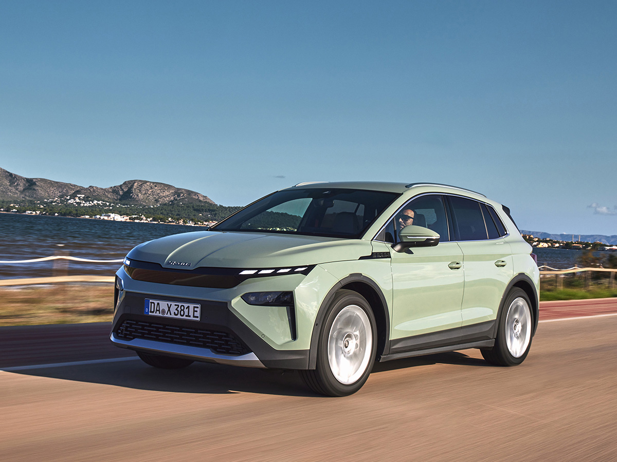 Skoda Elroq verde agua