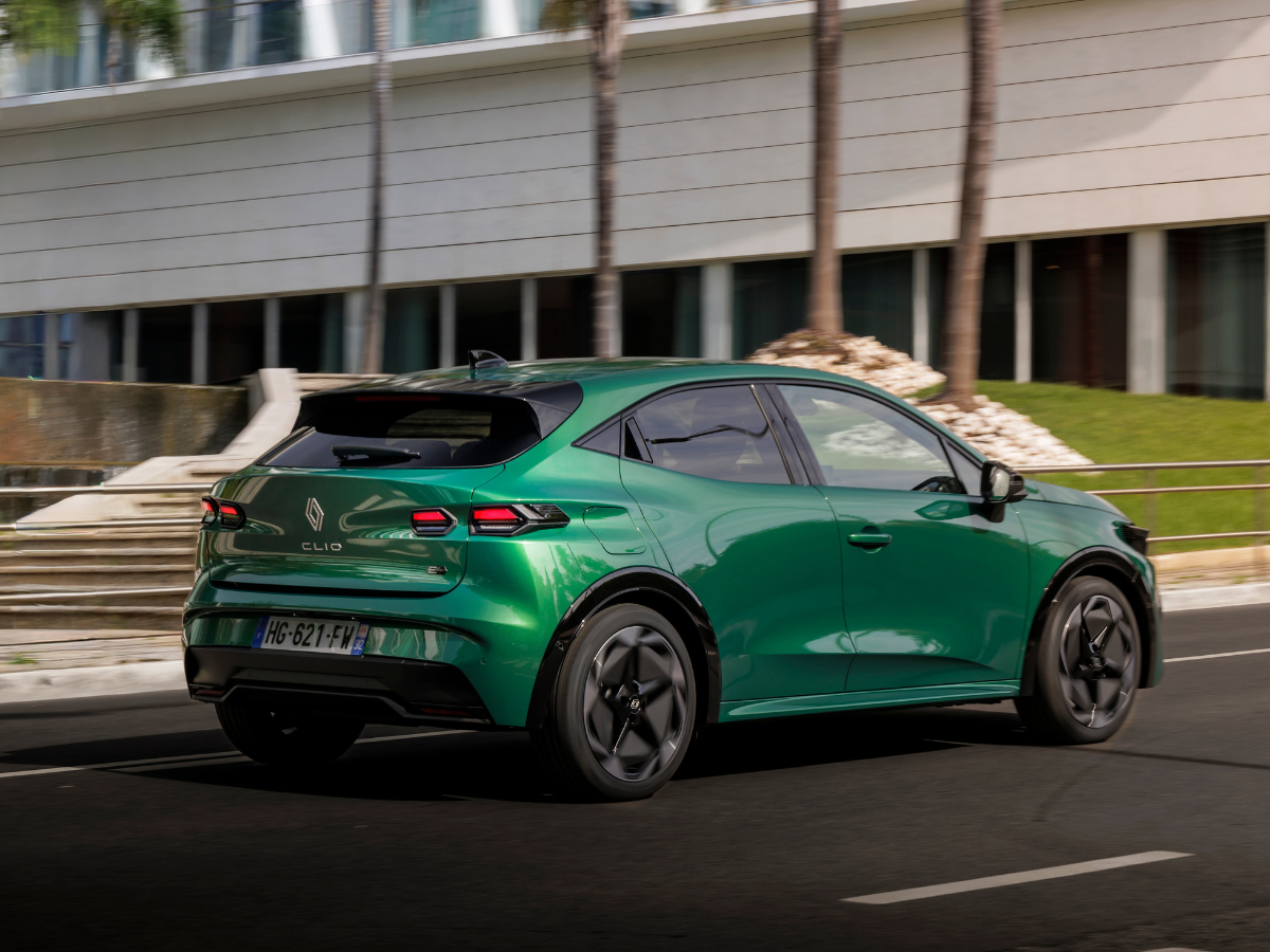 Trasera verde Renault Clio 2026