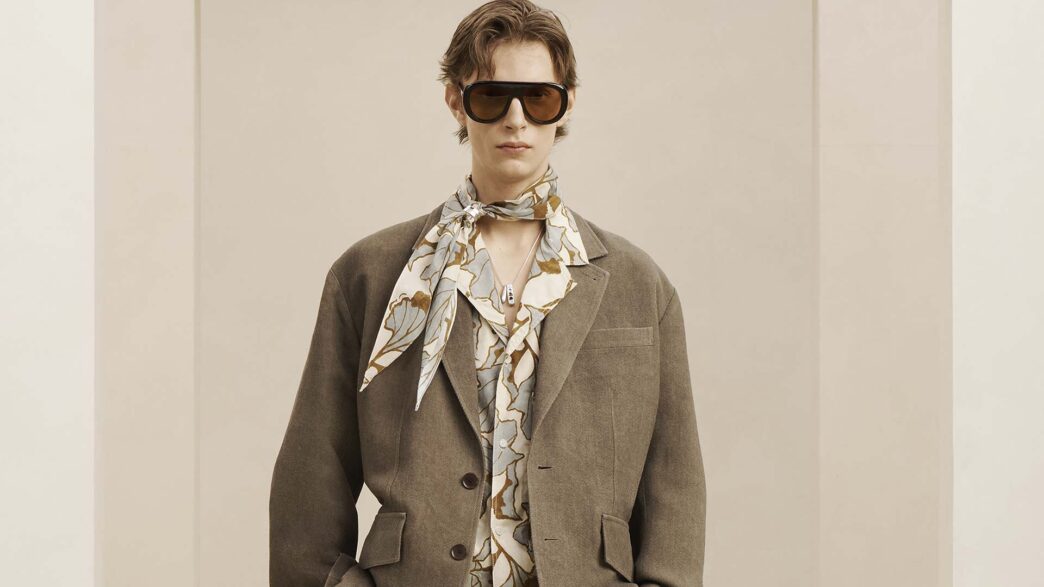 Modelo vestido con la nueva colección de Zara SRPLS 2026