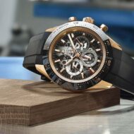 Así es la nueva versión esqueletizada del Chronomaster Sport que Zenith presentó en Watches & Wonders 2026 Versión esqueletizada del Chronomaster Sport de Zenith en oro rosa con correa de caucho negro