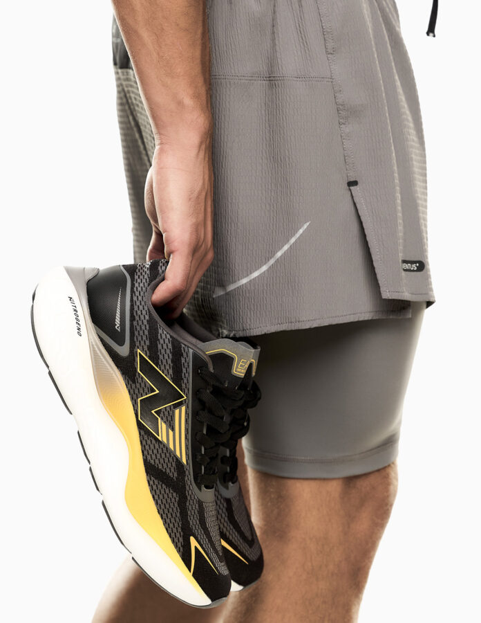 Zapatilla EA7 NITRO WAVE con tecnología Nitrogen y diseño técnico para running