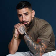 Ilia Topuria protagonizará su propia serie: tendrá solo 3 episodios y se estrenará en junio en HBO Max Ilia Topuria posando para el cartel de su serie HBO Max