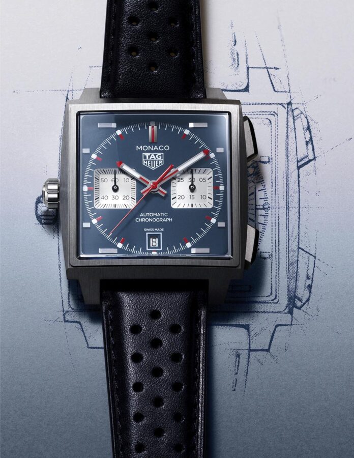 TAG Heuer Monaco Chronograph 2026 sobre boceto original que muestra su rediseño ergonómico