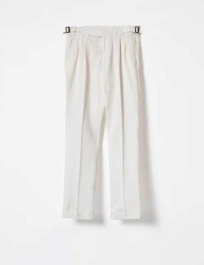 Pantalón blanco con pinzas de la marca PuroEgo