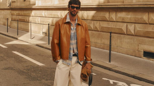 Pantalones balloon fit de hombre Zara en color blanco crudo tendencia primavera 2026