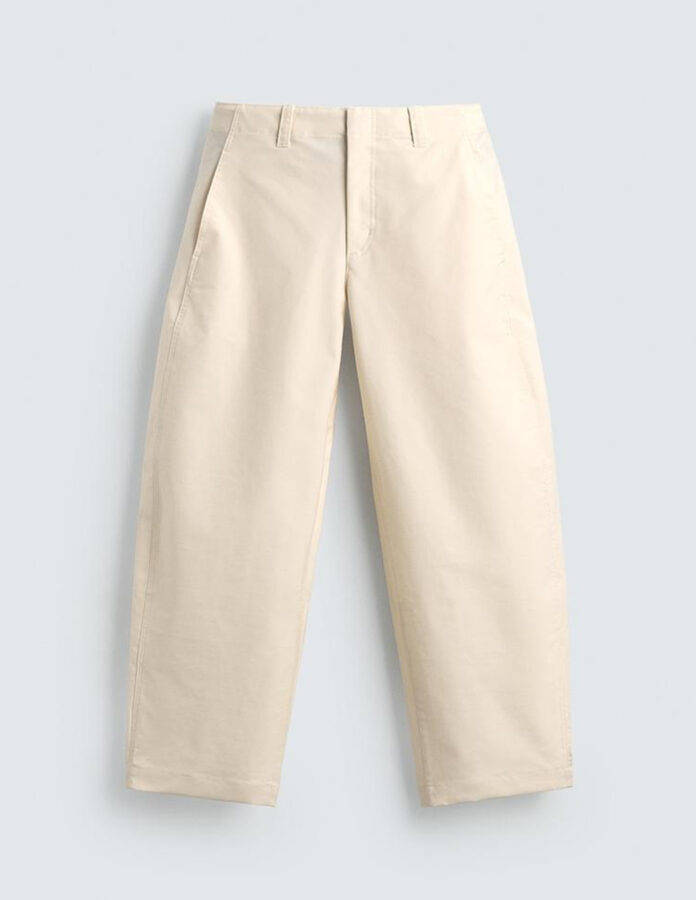 Pantalones de hombre Zara balloon fit blanco crudo detalle de bolsillos ocultos.