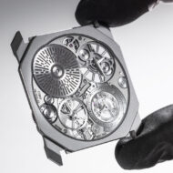 Bulgari presenta su reloj más extremo hasta la fecha: récord de delgadez, platino y solo 10 piezas disponibles para todo el mundo Bvlgari Octo Finissimo Ultra Tourbillon Platino en detalle con caja ultrafina de 1,85 mm 2026