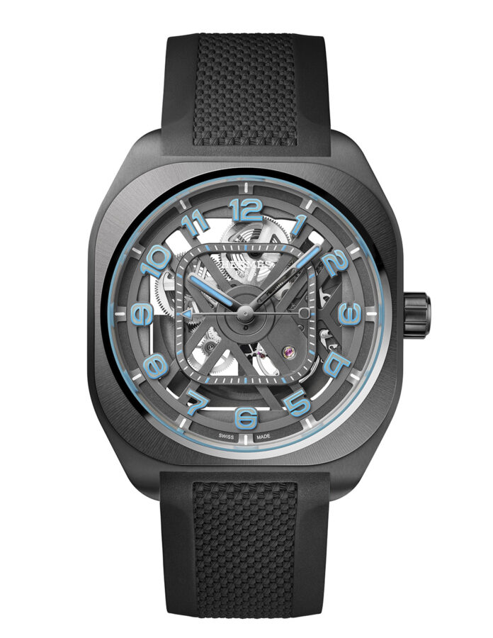 Hermès H08 Squelette 2026 en titanio negro con esfera esqueletizada e índices azules Super-LumiNova y correa de caucho negra