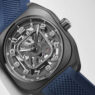 Hermès H08 Squelette 2026 con esfera esqueletizada gris, cifras arábigas en relieve y correa de caucho azul
