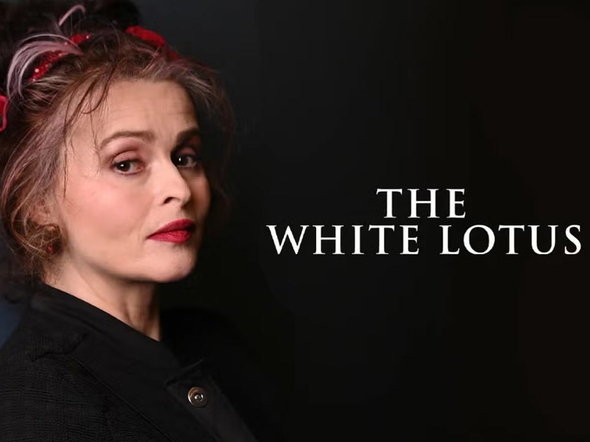 Helena Bonham Carter en imagen promocional de The White Lotus temporada 4