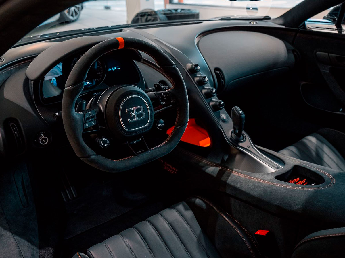 Bugatti Chiron SS interior