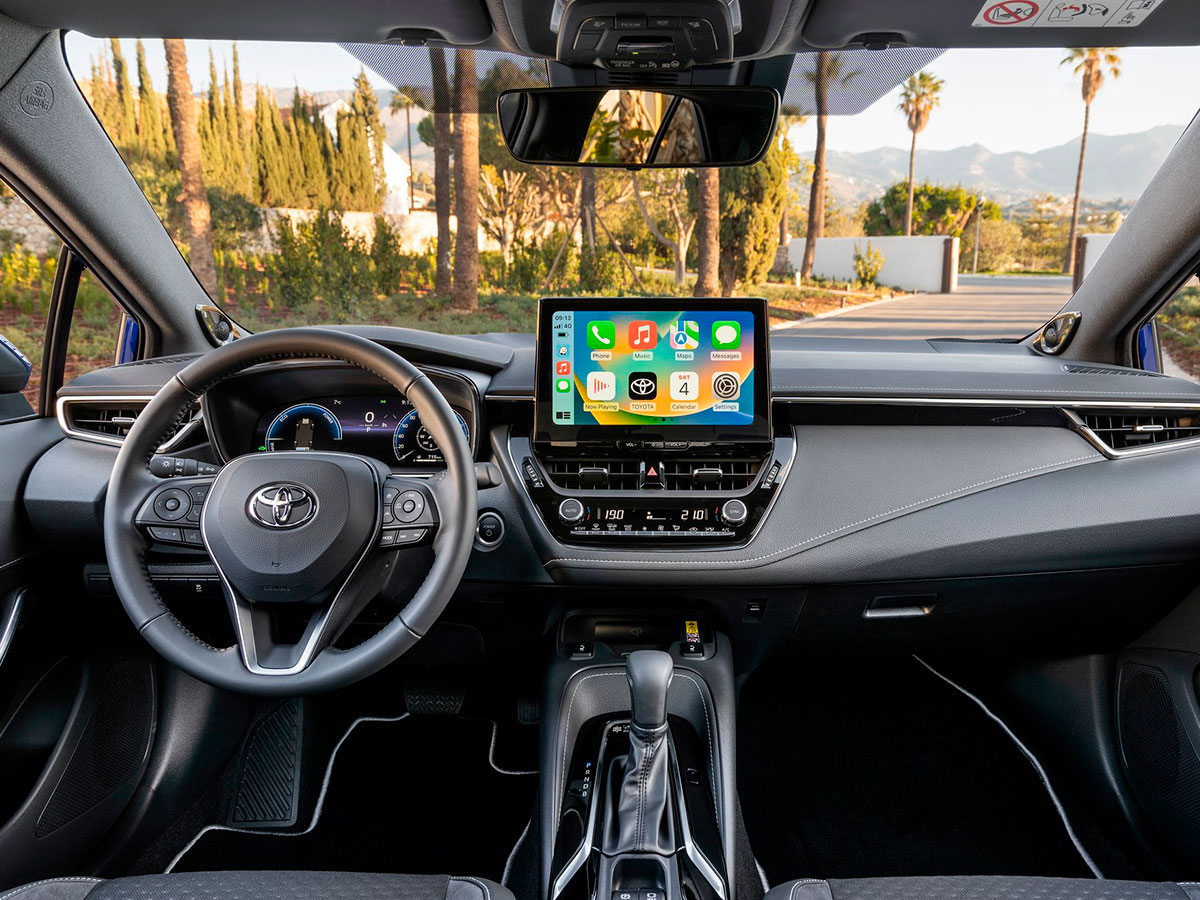 Interior Toyota Corolla Hybrid 140